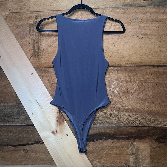 Nwt Missguided seam free racer neck bodysuit charcoal grey women’s size 4 - Picture 6 of 9